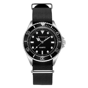 <span class=keywords><strong>Montre</strong></span> de luxe à Quartz pour hommes, <span class=keywords><strong>bracelet</strong></span> en or, résistant à l'eau, vente en gros, OEM - Product Image 4