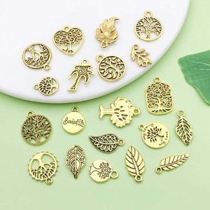 Pendentif Arbre de Vie en alliage d'or antique, formes variées, pour la fabrication de colliers, accessoires de bijoux DIY, placage en alliage de zinc - Product Image 4