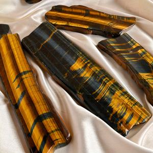 Dalle de pierre œil de tigre en gros - Pierre naturelle polie avec un orange vibrant, parfaite pour la décoration intérieure, la table à manger, cadeaux idéaux - Product Image 1