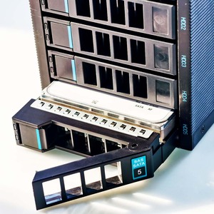 منتج جيد منتج ساخن وخلجان sgabs SATA HDD مبادلة HDD/cc <span class=keywords><strong>5</strong></span> بوصة مع قفص مروحة تبريد حاوية كمبيوتر في المخزن - Product Image 2