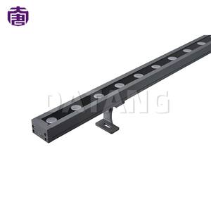 Éclairage mural linéaire LED extérieur IP65 en aluminium pour les projets de façade de bâtiment et de décoration paysagère - Product Image 4