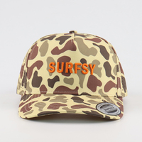 Casquette de baseball classique noire à pois camouflage en tissu Dobby avec logo en patch de caoutchouc unique, perforations laser et boucle en cuivre doré, idéale pour le golf