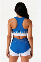 Kaos & Atasan Berhias Rhinestone Kustom Berkilau Desain Kustom Biru Mengkilap Pakaian Latihan Cheerleading Celana Pendek 2 Set Seragam