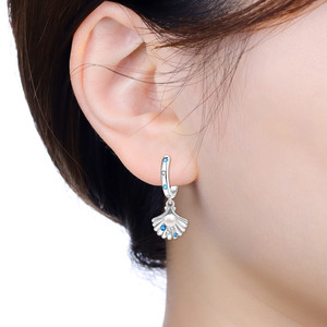 Pendientes/argollas de cobre blanco de nuevo estilo, con diseño de concha que no se decolora, originales, de alta gama, al por mayor para mujer - Product Image 5