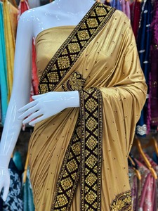 Saree en soie Malai doux et luxueux avec broderie complexe, bordure fantaisie, travail à la main, y compris chemisier Malai en velours pour adultes - Product Image 3