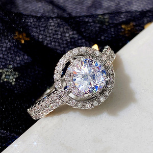 Elegante anello nuziale rotondo per donna, gioielli scintillanti alla moda - Product Image 6