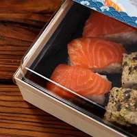 Récipient alimentaire plateau Sushi boîtes d'emballage japonais fruits gâteau boîtes à emporter Togo en bois biodégradable jetable 32 oz couvercle BPA