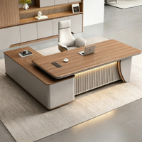Set Scrivania Direzionale a L con Sedia, Design Moderno e Minimalista, Arredamento di Lusso in Legno con LED per Manager e Presidenti