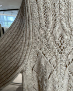 <b>Women's</b> Exquisite Beige Wool/Cashmere O-Neck Short-Sleeve Sweater <b>Top</b> Breathable <b>Warm</b> Autumn Casual Style Front Logo Position - Product Image 4