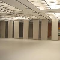 Partisi Dinding Geser Otomatis Elektrik 65/85/100mm Opsional, Pembatas Ruangan Lipat Geser untuk Ballroom Hotel