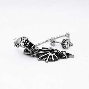 Yunnique – boucles d'oreilles punk rock en acier titane, design crâne à pointes, bijoux de fête noir et blanc - Product Image 2