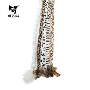 Juguete para Gatos Love Flying Bird, Varita de Peluche con Plumas de Oruga, Juguete Interactivo para Mascotas, Diseño de Cinta Arcoíris - Product Image 2