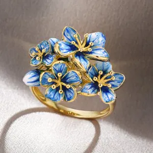 CAOSHI Fashion Female Love Ring Charme Blaue Farbe Party Ring Elegante silberne Farbe Große Blumen ringe für Frauen