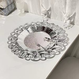 <span class=keywords><strong>Assiette</strong></span> décorative en plastique ajourée de luxe léger, avec procédé de peinture par pulvérisation, pour le commerce extérieur, mariages, hôtels et fêtes - Product Image 2