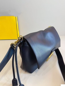 Túi xách nữ thiết kế thương hiệu, kiểu dáng đơn giản hình vuông, túi đeo chéo nữ tính, túi đeo vai bằng da thường ngày dành cho nữ - Product Image 5