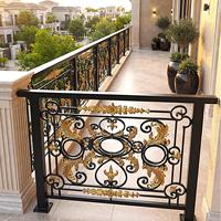 Balustrade en fer décoratif sur mesure pour escalier duplex avec panneaux décoratifs et finition métallique durable