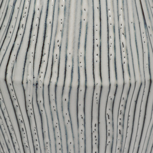 Vaso in ceramica con coperchio e design testurizzato per decorazioni per la casa e l'arredamento degli ambienti - Product Image 4