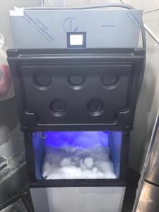 Machine à glaçons en flocons de neige de capacité commerciale 20, 50, 100 <span class=keywords><strong>KG</strong></span> pour la conservation du <span class=keywords><strong>poisson</strong></span>, les marchés de fruits de mer et les restaurants - Product Image 5