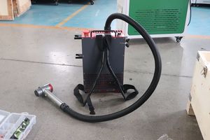 Offres Spéciales 100W 200 Watt 200 W Pulse Fiber Laser Nettoyage Sac À Dos Type Laser <span class=keywords><strong>D</strong></span>érouillage Machine - Product Image 5