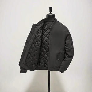 Chaqueta Bomber Negra para Hombre, Color Sólido, Cierre de Cremallera, Relleno Grueso de Poliéster, Resistente al Viento, Estilo Casual para Otoño - Product Image 3