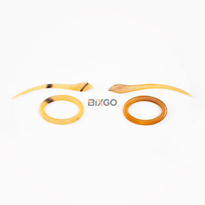 Pinza para chal de cuerno de búfalo ovalada premium, pulida y lisa, hecha a mano y sostenible, de Vietnam. - Product Image 4