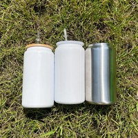 Gobelet en forme de canette de bière gazeuse de 16oz en métal blanc de sublimation USA Warehouse Gobelet isolé en acier inoxydable avec couvercle en bambou et acrylique