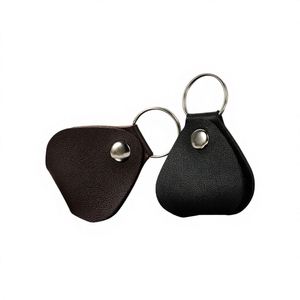 Porte-clés personnalisé en cuir PU avec étui de protection et anneau porte-clés - Cadeau pour guitaristes - Product Image 1