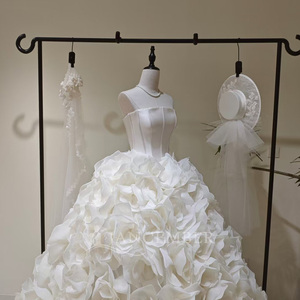 LY118 Vestido de Novia Único con Flores 3D, Vestidos de Novia con Corsé - Product Image 4