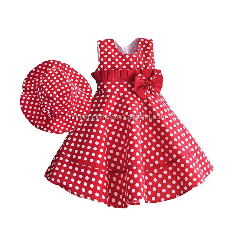 في البوتيك الفاخرة ، ملابس عصرية ، للفتيات الصغيرات, ملابس حمراء منقطة ، تصميم فستان مع قبعة ، فساتين للفتيات الرضع