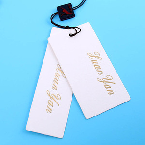 Étiquettes volantes en papier lin pour vêtements, étiquettes de prix avec ficelle et épingle de sûreté - Product Image 1