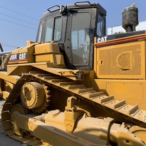Bulldozer Caterpillar D8R d'occasion, original du Japon, avec ripper - Product Image 3