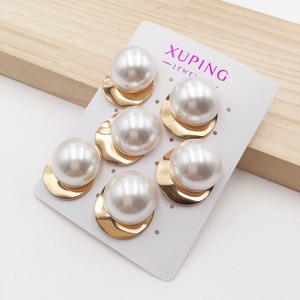 <span class=keywords><strong>Orecchini</strong></span> a perno XUPING all'ingrosso <span class=keywords><strong>con</strong></span> perle grandi e base dorata, set di <span class=keywords><strong>orecchini</strong></span> alla moda per donna - Product Image 1
