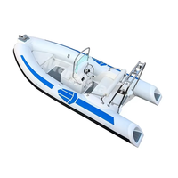 Bateau de pêche en fibre de verre de 430 cm, durable avec collier en Hypalon, maintenant disponible pour les activités de pêche