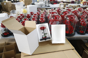 Fornitura di Fabbrica: Rose Eterne Vere, Rose Stabilizzate in Scatola Regalo di Vetro, Medaglia di San Valentino, Arte Popolare dell'Angelo, OEM ODM, Vetro di <span class=keywords><strong>Murano</strong></span> - Product Image 6