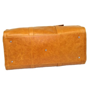 Échantillon gratuit : Housse de costume de mariage en cuir polyester marron, faite à la main, de luxe, personnalisée pour homme et femme, pour le voyage - Product Image 4