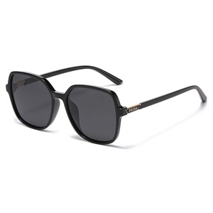 Gafas de sol Prina con montura cuadrada para mujer, protección UV400, lentes TR negras, lentes TAC, parasoles para conducir al aire libre - Product Image 3
