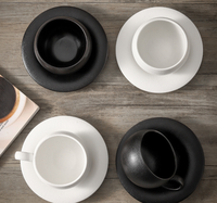 Tasse à café et soucoupe en céramique mate en gros, 300 ml, forme œuf |   Conception de poignée portable pour les achats en gros dans les cafés et restaurants