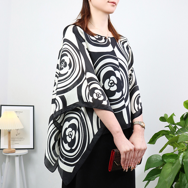 Pullover Shawl Scarf Silk Feeling 110x110cm 21 Colors Design Print Silk Scarf Casual Female Large Smooth Sunscreen Polyester