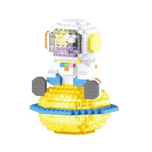Bloques de Construcción de PVC de Astronauta Luminoso, Rompecabezas para Niños, Juguetes de Ensamblaje Compatibles con Otros Bloques de Construcción - Product Image 1