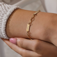 Bracelet en acier inoxydable avec chaîne trombone et plaque multi-noms, bijou personnalisé avec texte gravé pour Maman, Grand-mère, Sœur, Meilleure Amie