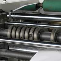 Hochgeschwindigkeits-Präzisions schnitt Einfache Bedienung Stabil laufendes Etiketten papier Kleine Rollens chneide maschine