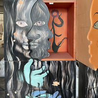 Armoire à seau peinte à la main de style gothique bizarre Meuble d'art personnalisé Décoration intérieure Armoire verticale avec tiroirs