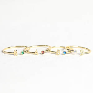 Anillos Personalizados Resistentes al Agua y al Deslustre, Chapados en Oro PVD de 14k y 18k, Anillos de Acero Inoxidable 316L con Iniciales y Piedras de Nacimiento para Mujer - Product Image 5