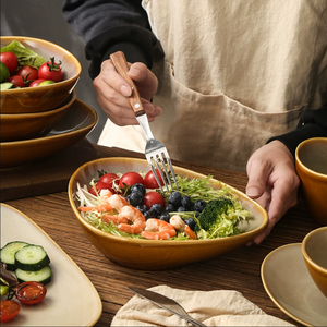Ensemble de bols et assiettes irréguliers en grès caramel vintage, vaisselle à glaçure réactive, logo personnalisé pour restaurant, hôtel, vente en gros - Product Image 6