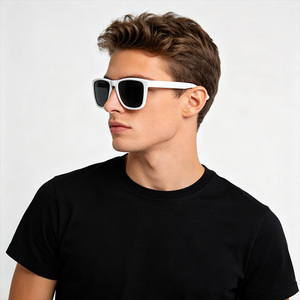 Factory Free Sample China Manufacturer Cheap Classic PC Frame Full Rim Square UV400 Custom Logo Unisex Sunglasses - Product Image 4