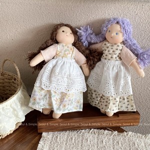 Poupées Waldorf Artisanales en Gros pour l'Éducation des Enfants, avec Robes Amovibles, Jouet en Tissu Apaisant et Émotionnel - Product Image 6