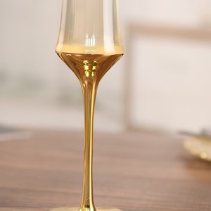 Set regalo personalizzato di bicchieri da vino per matrimonio in cristallo bicchiere di Champagne <span class=keywords><strong>calice</strong></span> <span class=keywords><strong>a</strong></span> <span class=keywords><strong>tulipano</strong></span> coppia di coppie Set di vino in vetro - Product Image 5