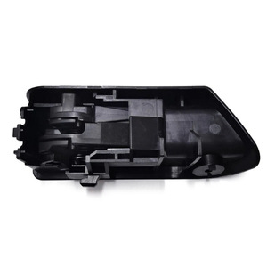 Tapa de Tanque de Combustible Toyota 64606-06020 de Plástico para Liberación de Maletero Camry - Product Image 3