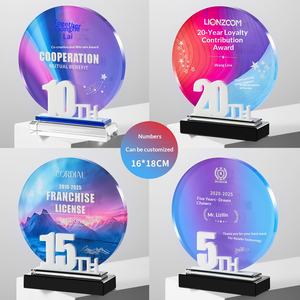 Trofeo Rotondo in Cristallo Acrilico Artificiale Personalizzato 2025-2026 Stella dell'Anno Premio del Personale per il Cinquantesimo Anniversario - Product Image 1