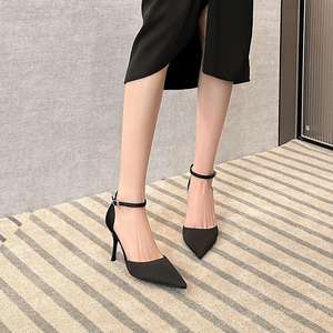 Chaussures de mariage unisexes en cuir véritable à bride unique, design minimaliste et polyvalent, bottines sexy à bout pointu pour femme - Product Image 6